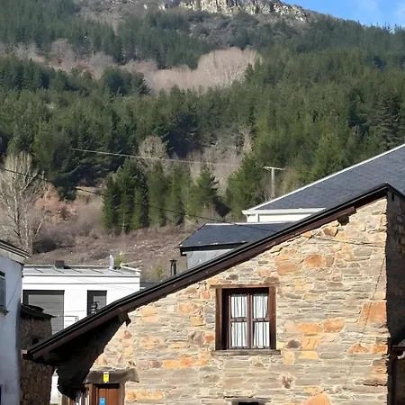 Vut La Casita Del Pajar Holiday home Vega De Espinareda