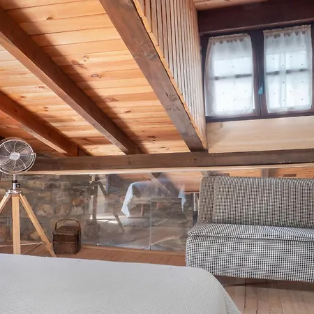 Vut La Casita Del Pajar Holiday home Vega De Espinareda