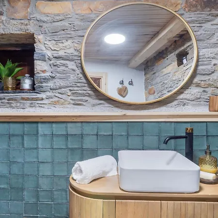 Vut La Casita Del Pajar Holiday home Vega De Espinareda